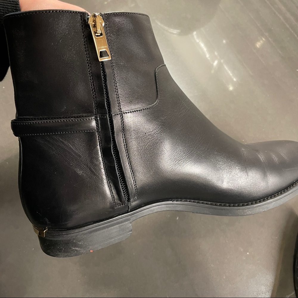 Burberry Badington Boots - Picture 4 of 7